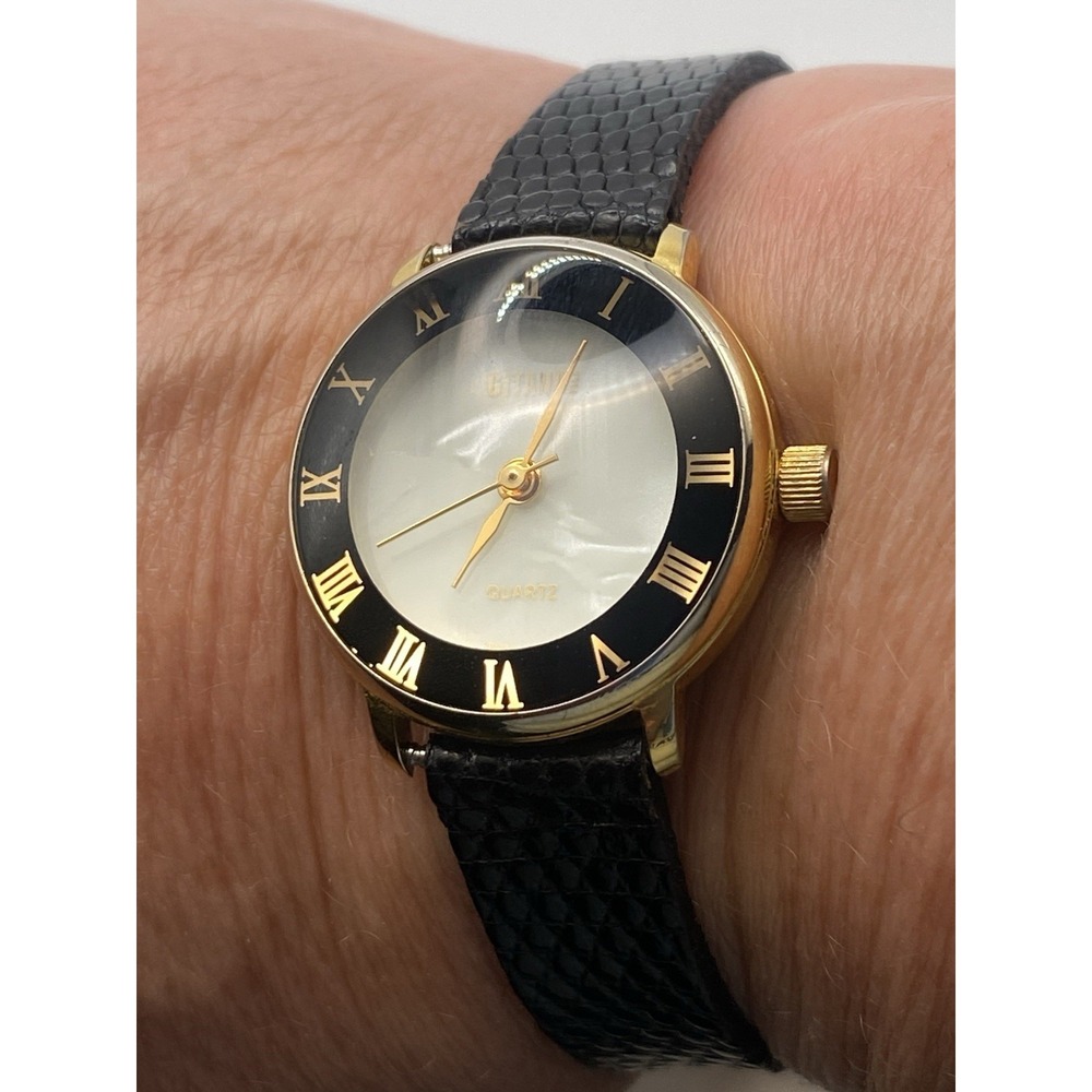 VTG Black Analog Watch With Román Numerals Mother Of Pearl Face-Working New Batt